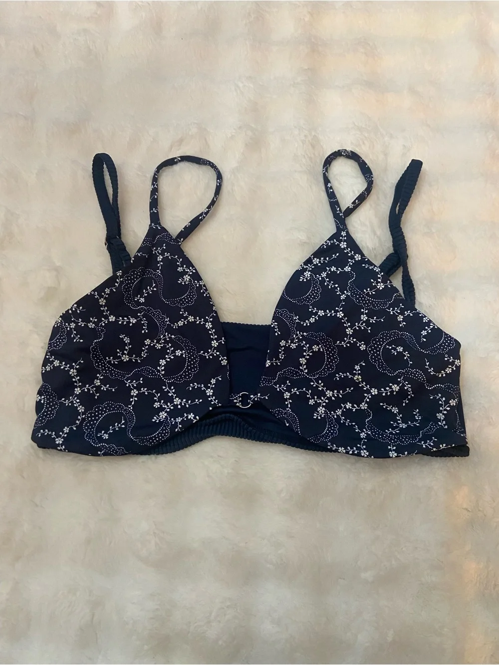 New! Frankies Bikinis Bellamy Navy Floral Triangle Bikini Top 39419